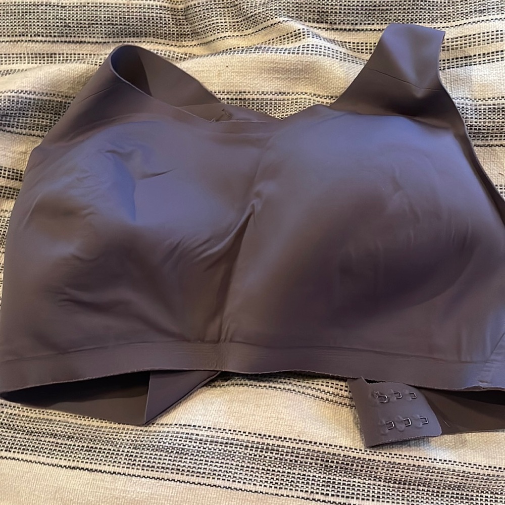 EUC lululemon elite bra -38DD